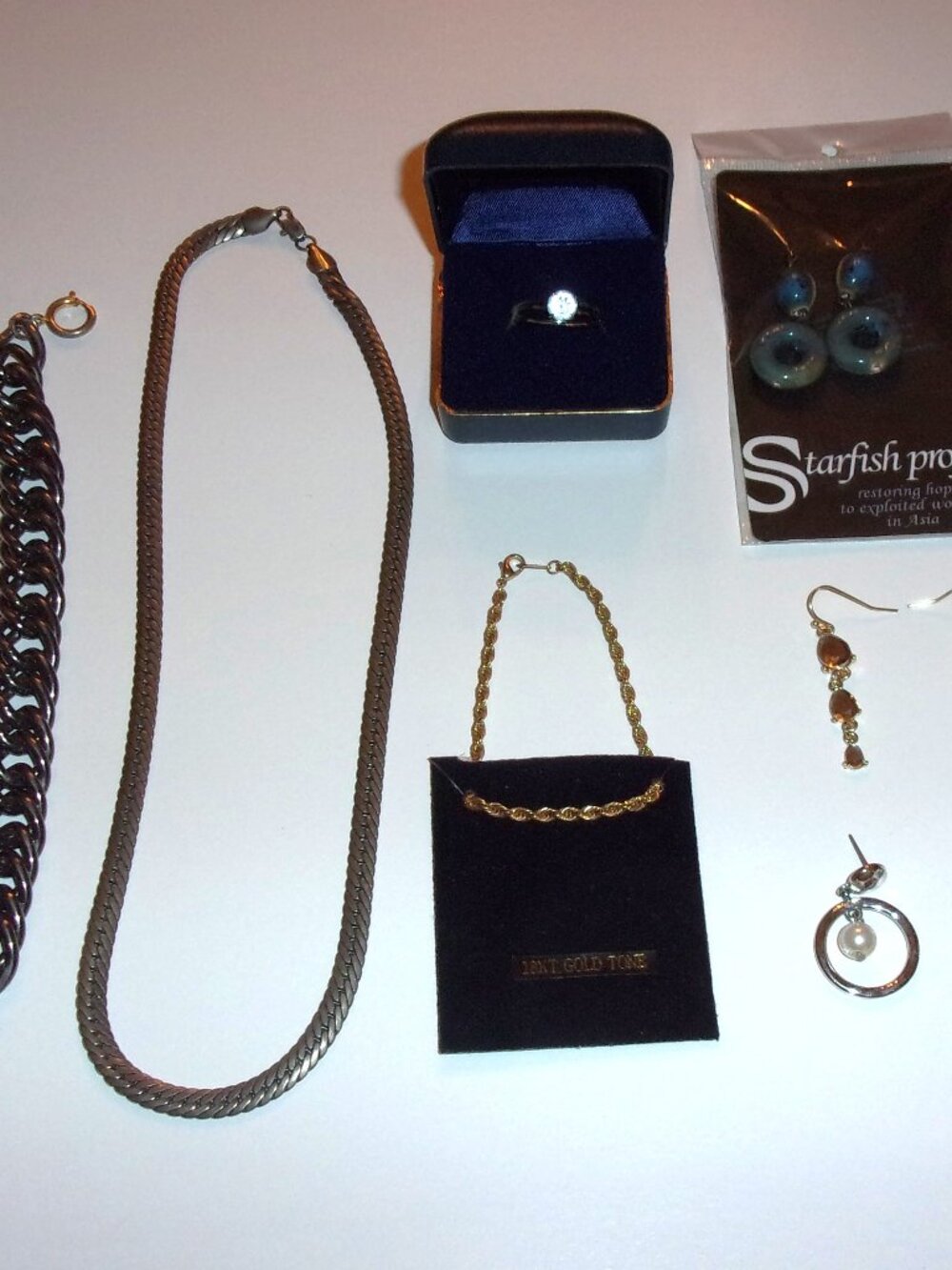 ASSORTMENT OF WOMENS JEWELRY-NECKLACES-BRACELETS-VANDERBILT RING-EARRINGS